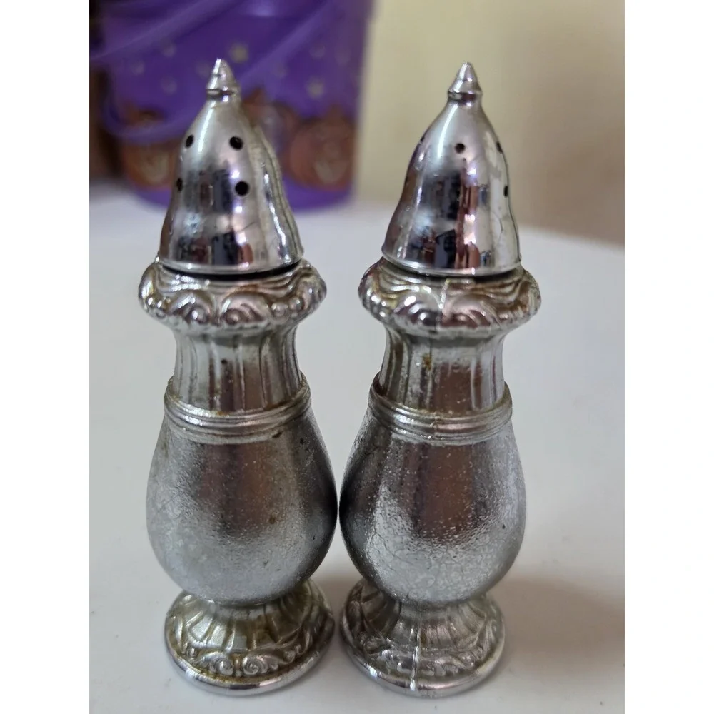 Vintage Salt And Pepper Shakers Silver